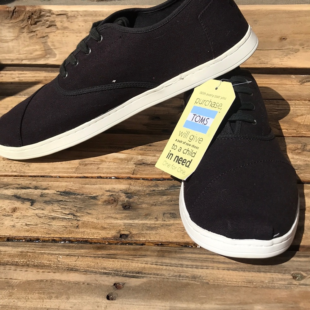 New Toms Size 13 in Men